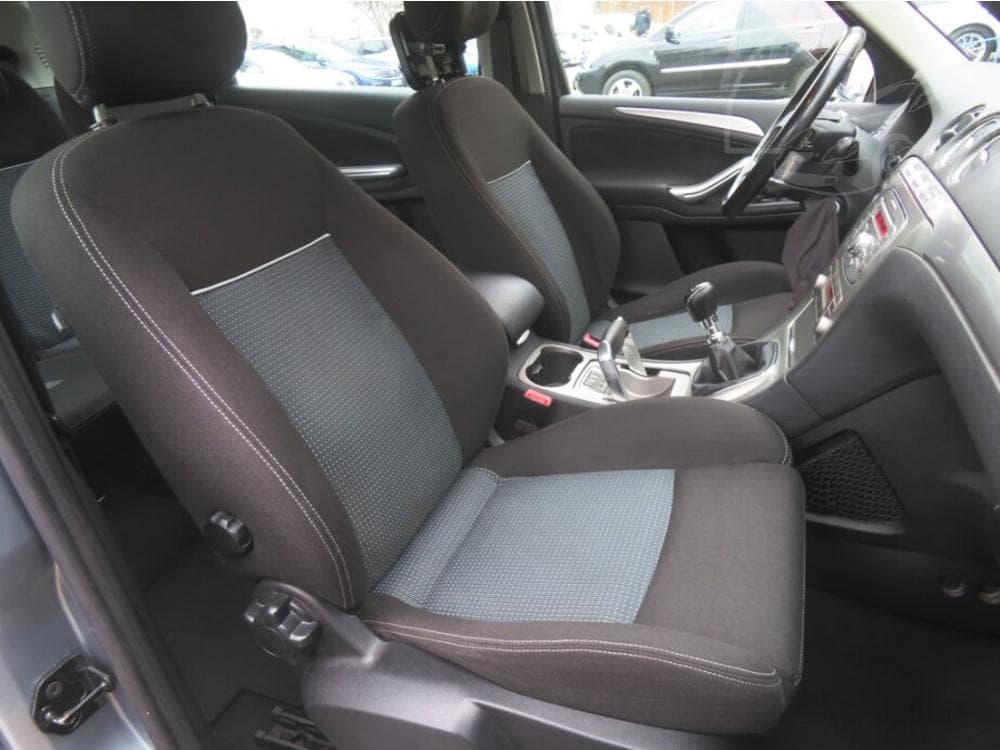 2010 Ford S-MAX - 9