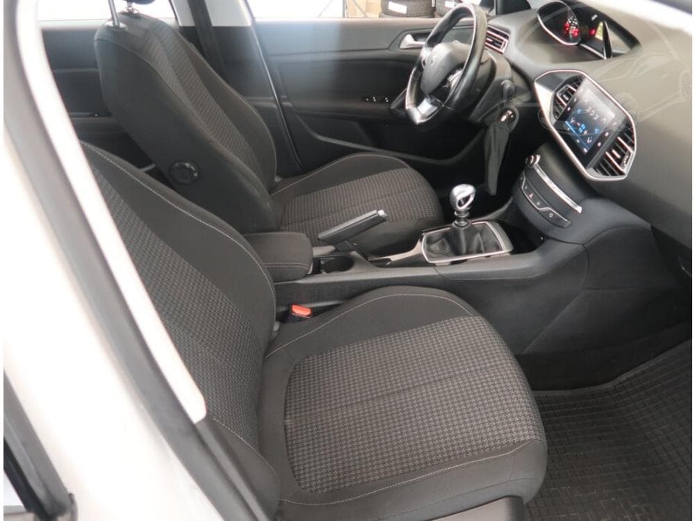 2019 Peugeot 308 - 9