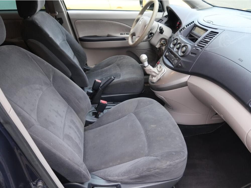 2005 Mitsubishi Grandis - 9