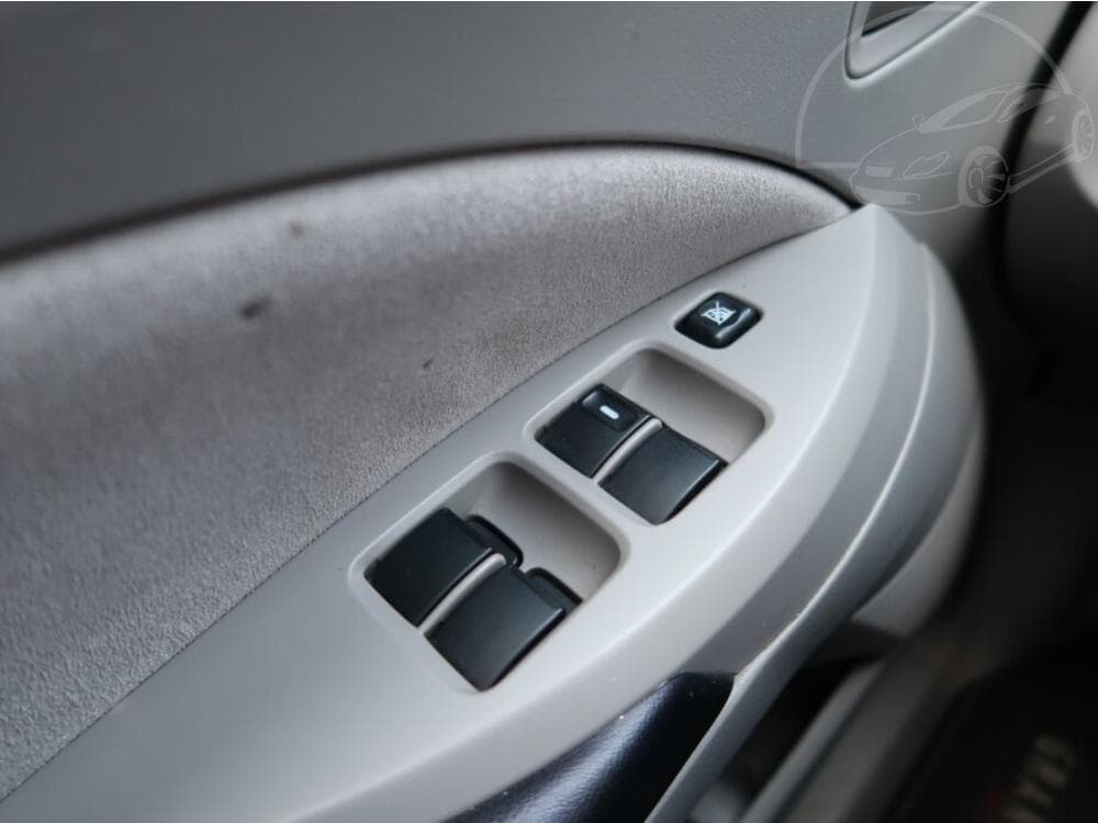 2005 Mitsubishi Grandis - 13