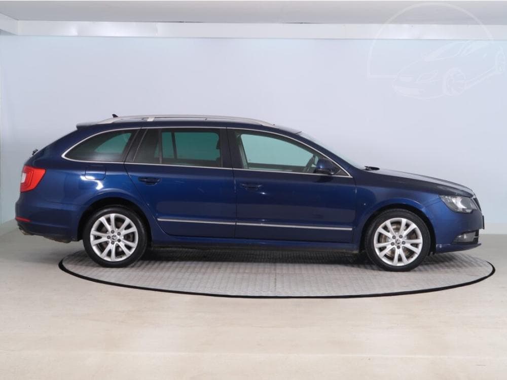 2013 Škoda SUPERB - 26