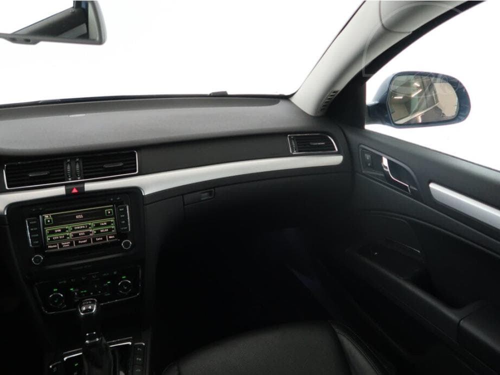 2013 Škoda SUPERB - 36