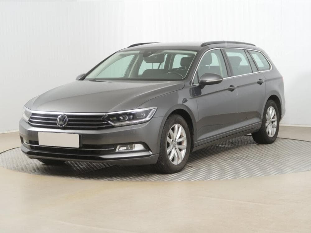 2017 Volkswagen PASSAT - 2