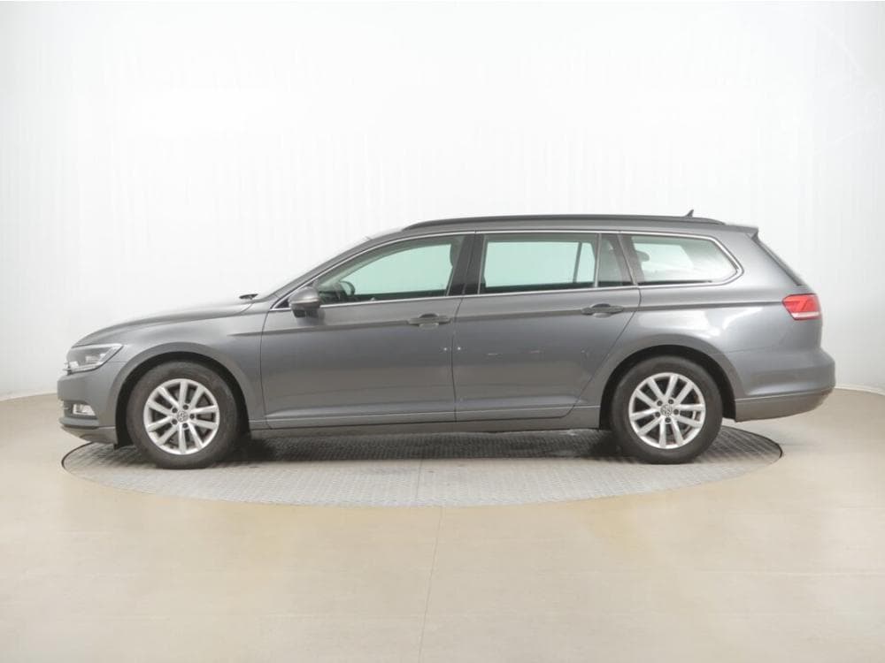 2017 Volkswagen PASSAT - 3