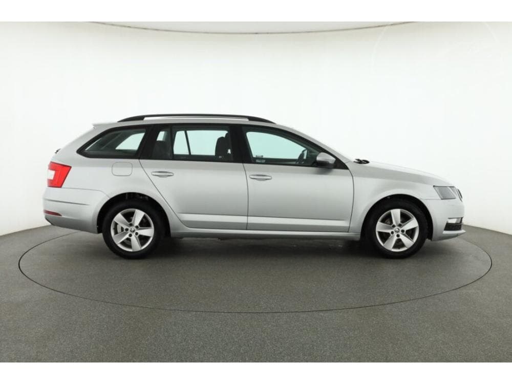 2017 Škoda OCTAVIA - 11