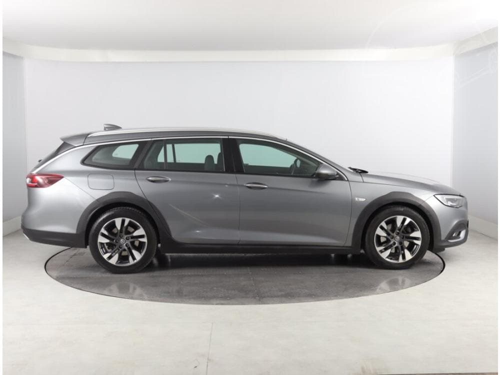 2018 Opel INSIGNIA - 11