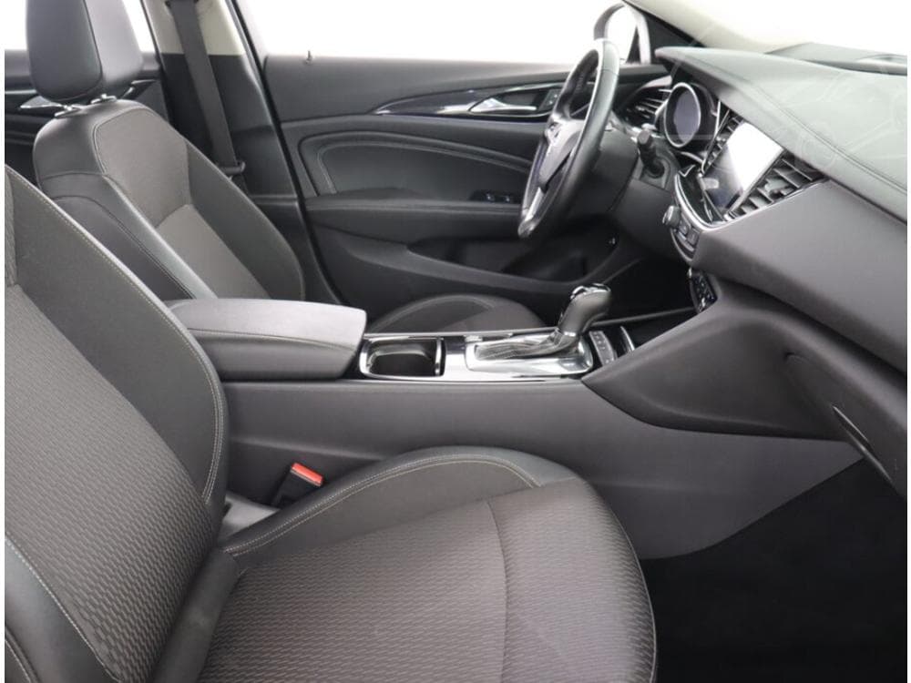 2018 Opel INSIGNIA - 17