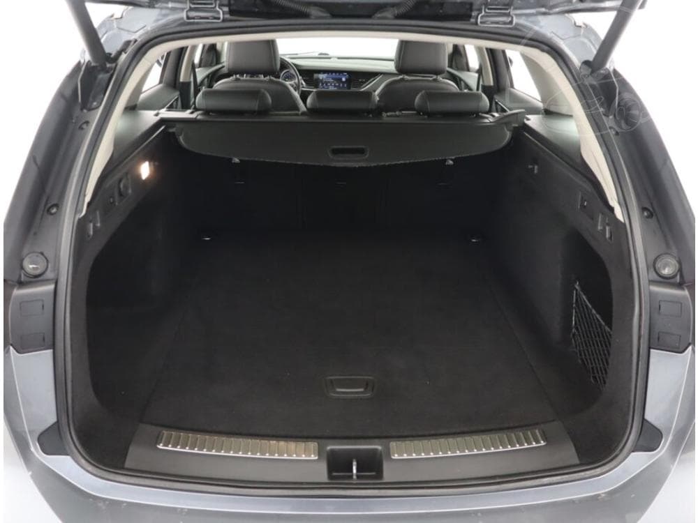 2018 Opel INSIGNIA - 27