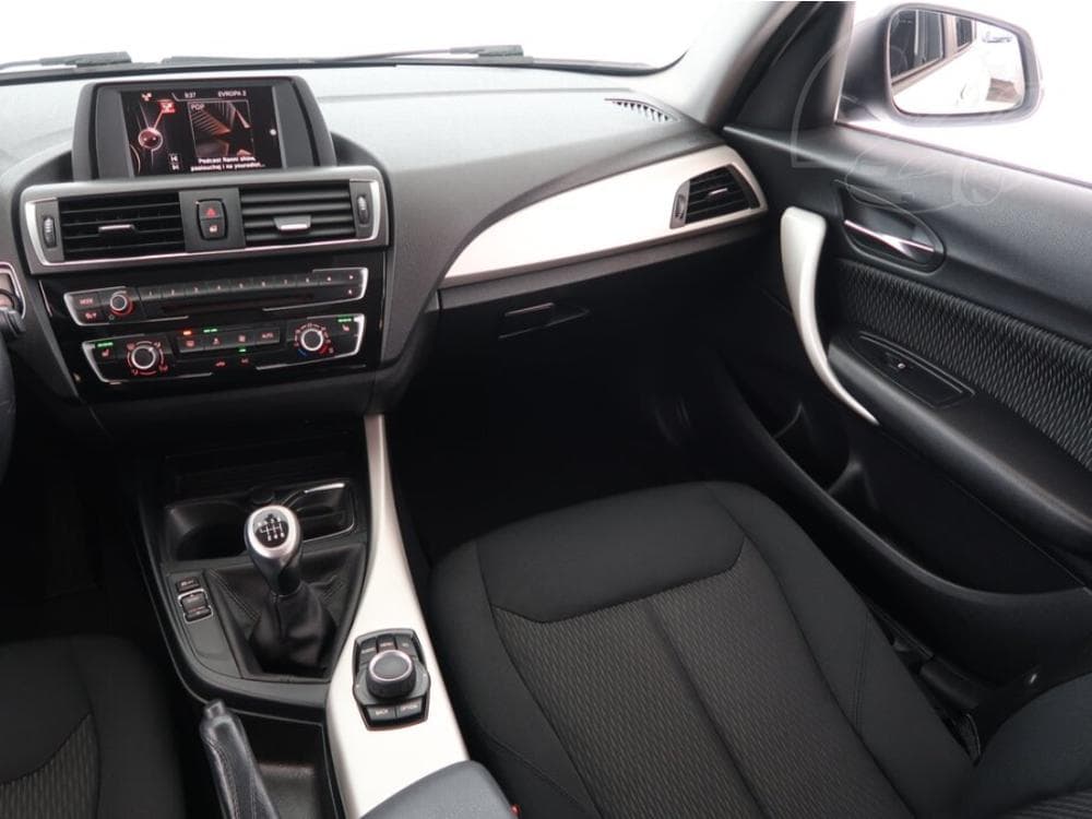 2015 BMW 1-SERIES - 8