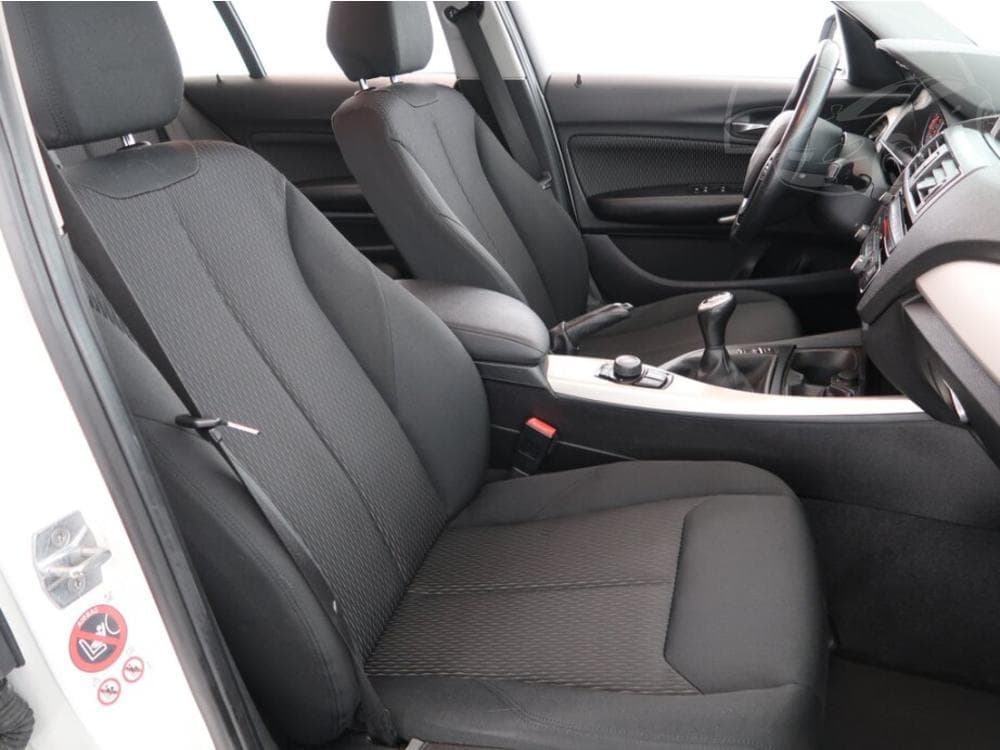 2015 BMW 1-SERIES - 9
