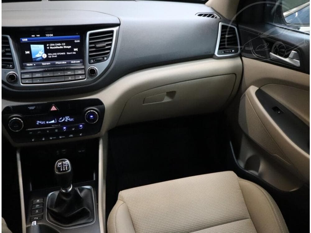 2016 Hyundai Tucson - 8