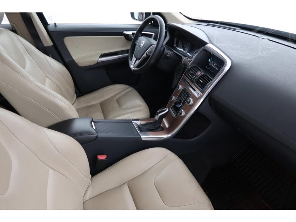 2016 Volvo XC60 - 25