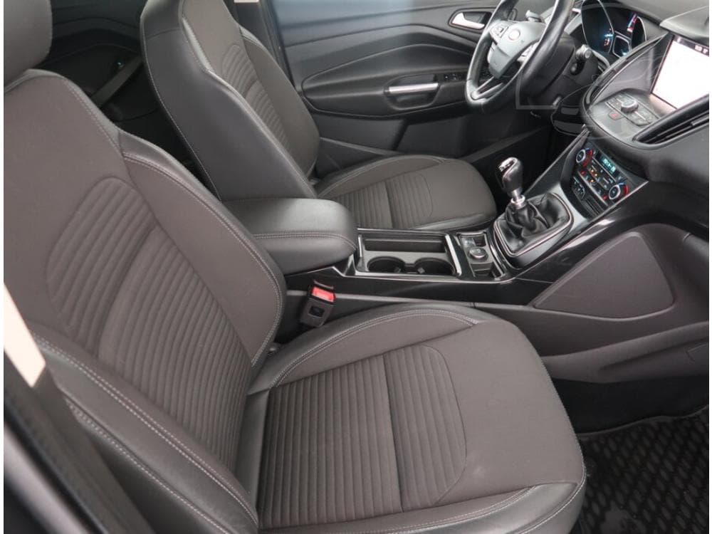 2019 Ford KUGA - 17