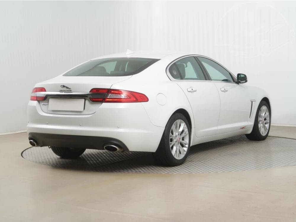 2015 Jaguar Xf - 5