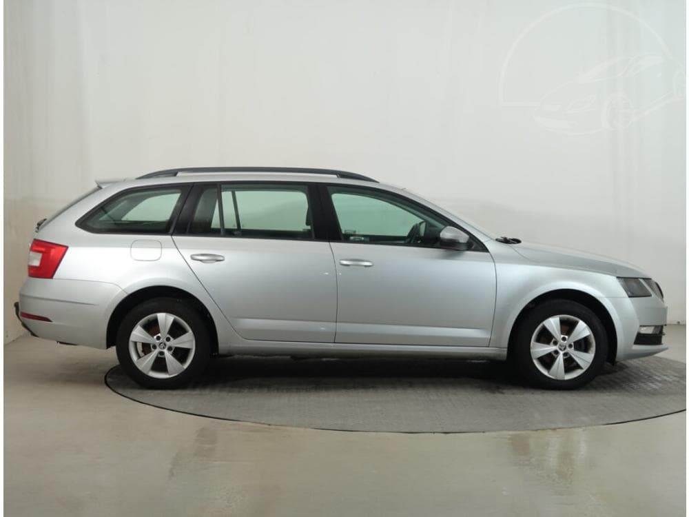 2018 Škoda OCTAVIA - 11