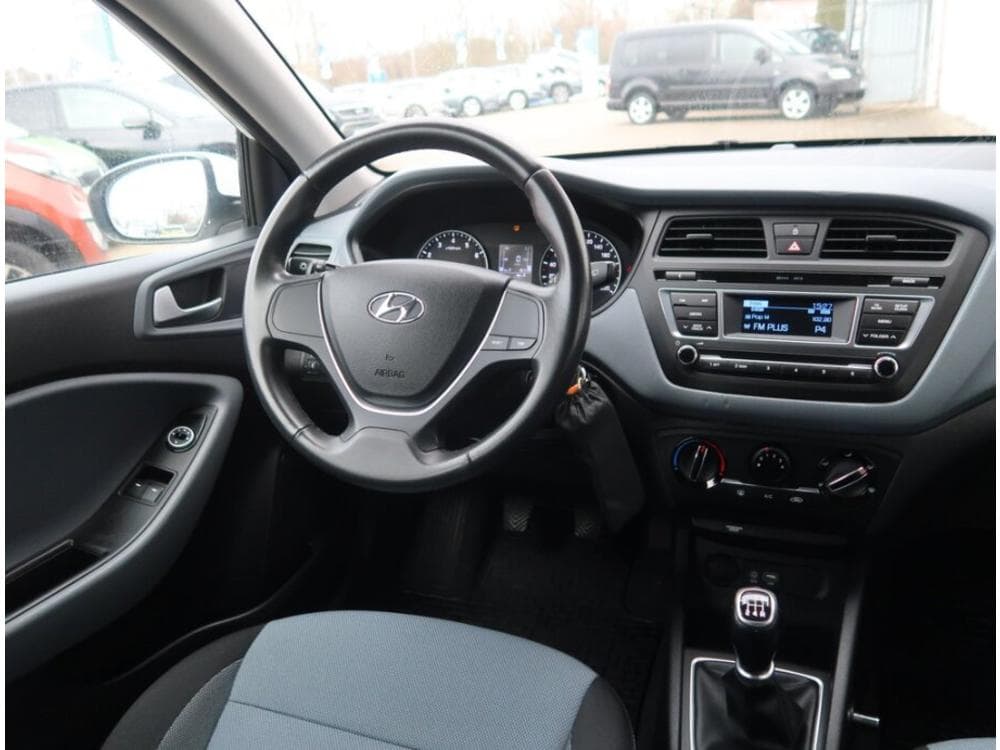 2017 Hyundai i20 - 13