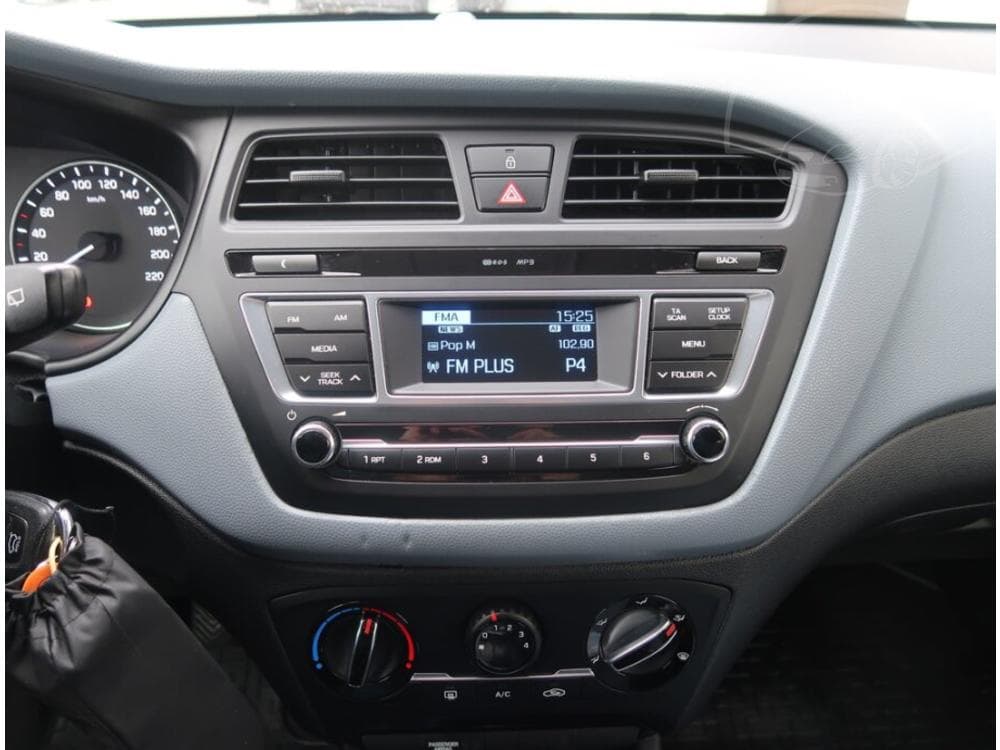 2017 Hyundai i20 - 23