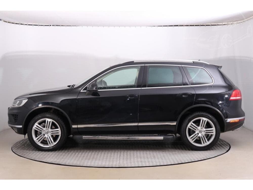 2015 Volkswagen Touareg - 3
