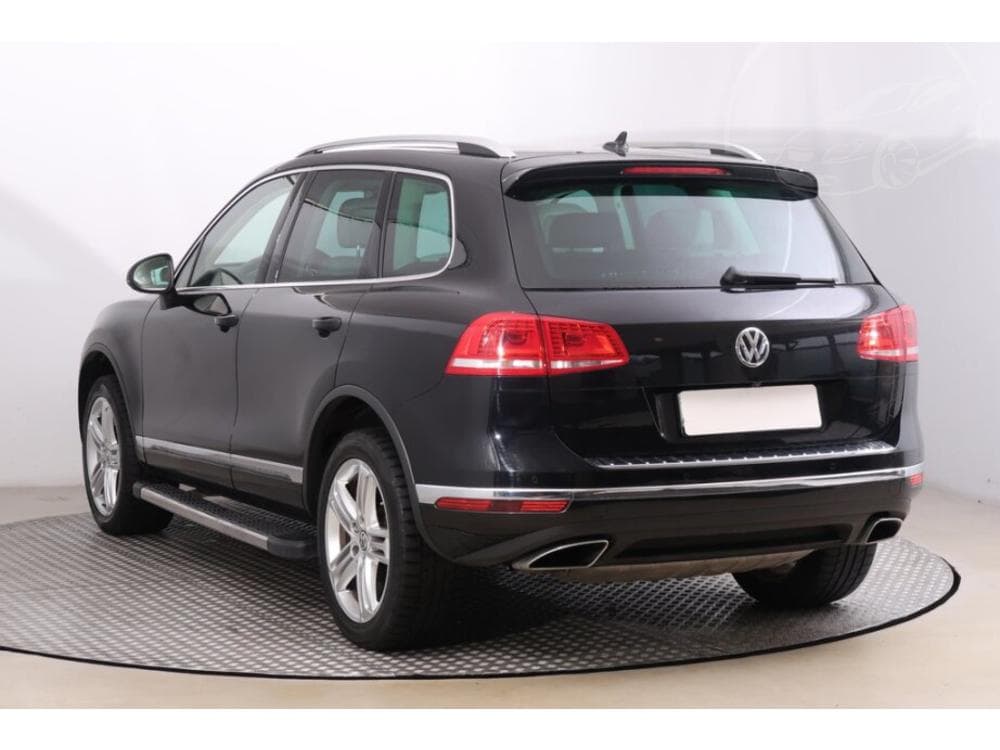 2015 Volkswagen Touareg - 4