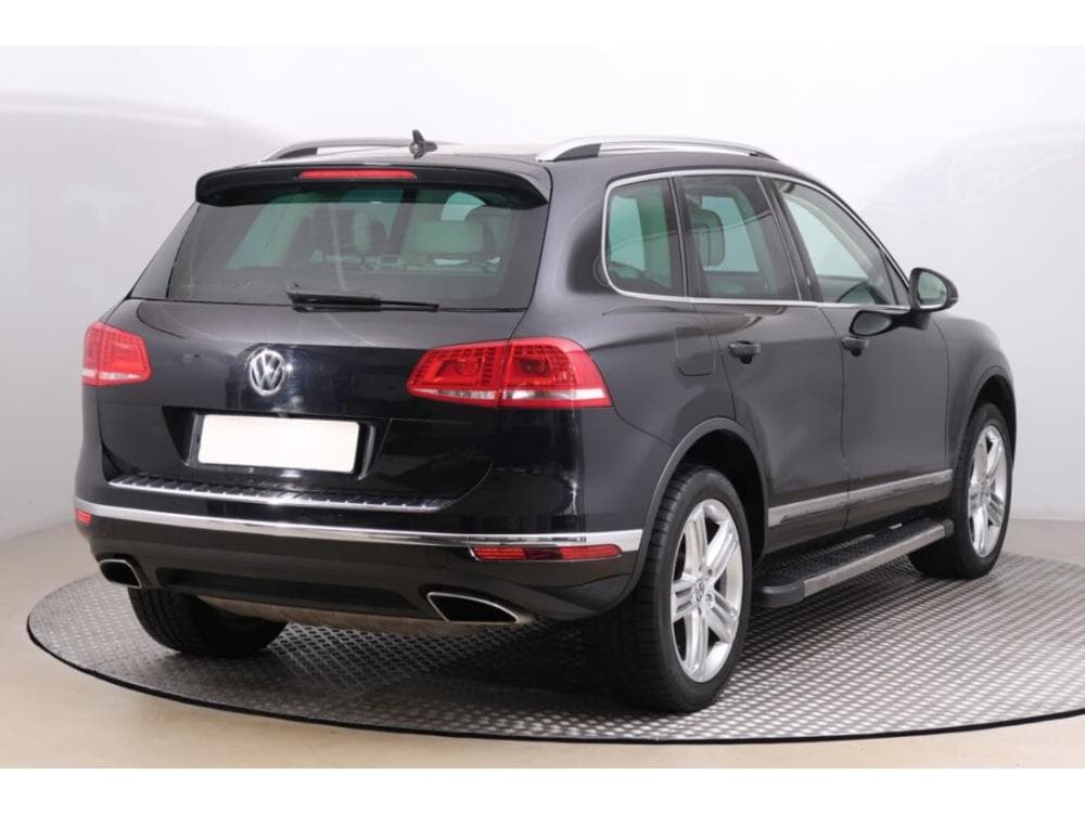2015 Volkswagen Touareg - 5