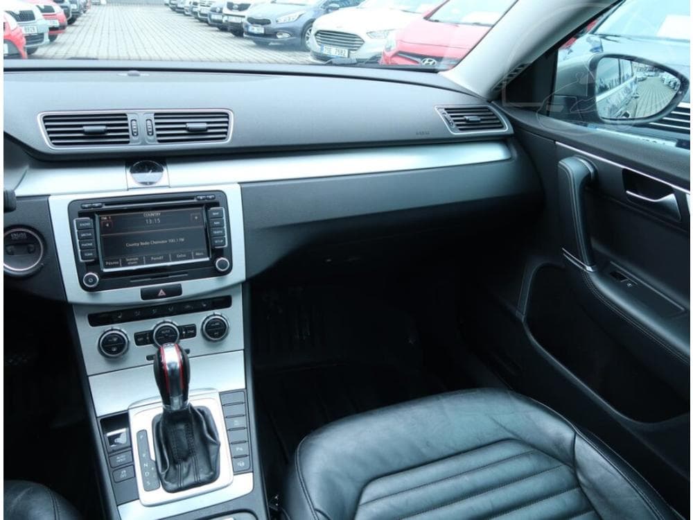 2013 Volkswagen PASSAT - 8