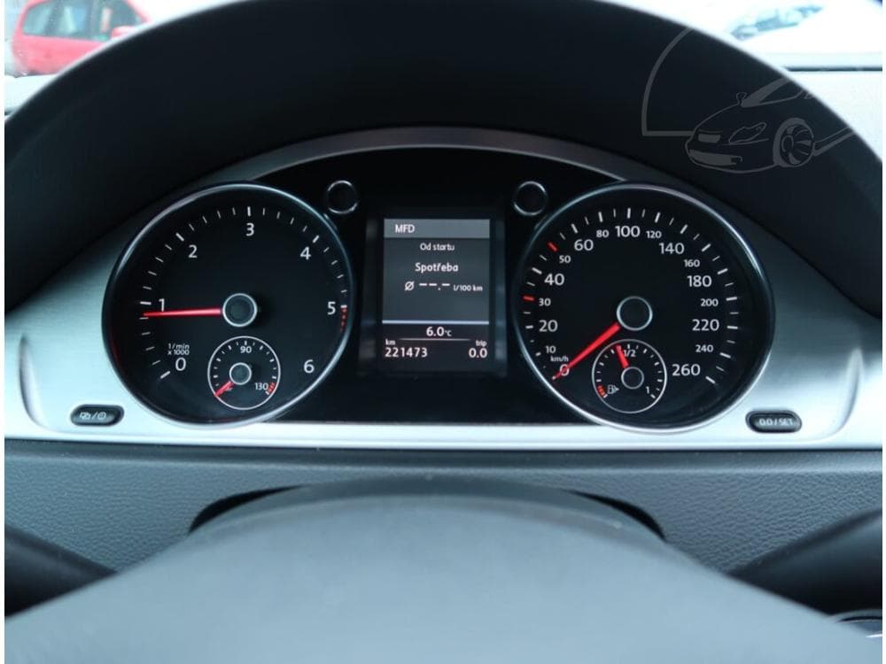 2013 Volkswagen PASSAT - 11