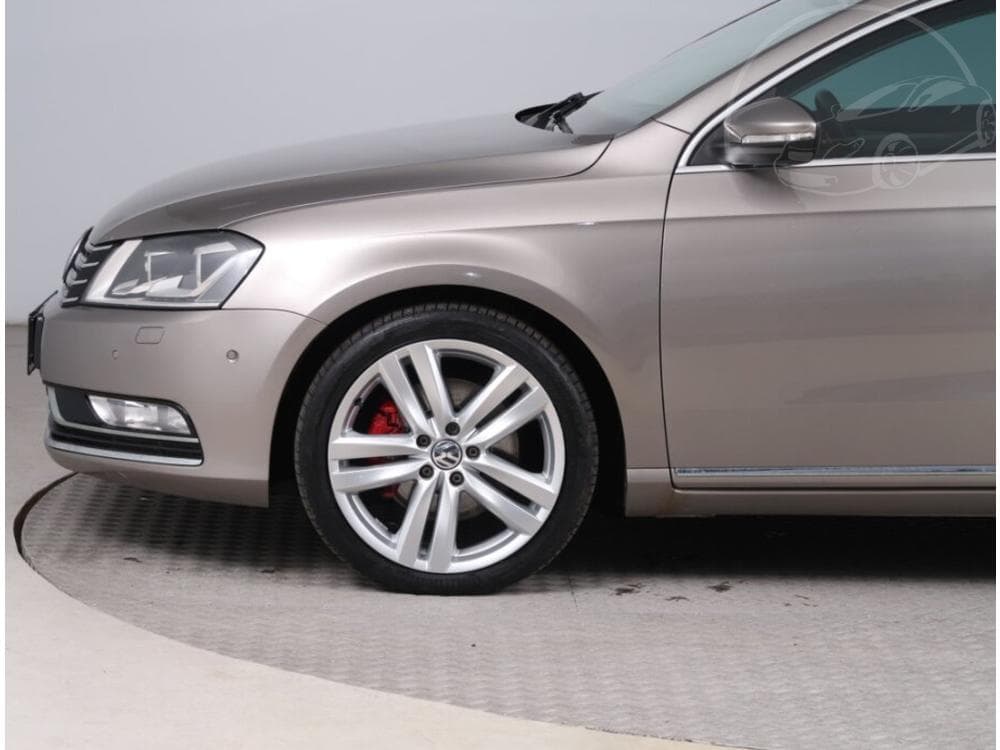 2013 Volkswagen PASSAT - 15