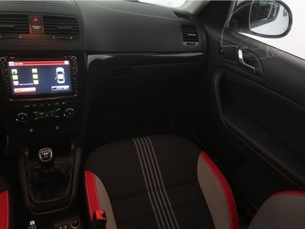 2015 Škoda YETI - 36