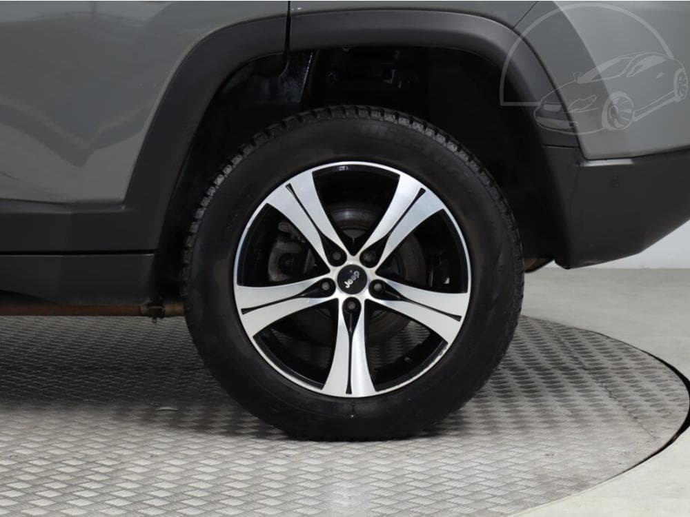 2023 Jeep Compass - 13