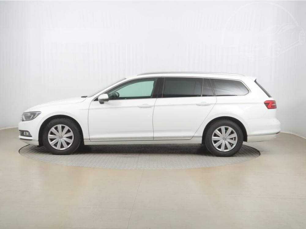 2017 Volkswagen PASSAT - 3