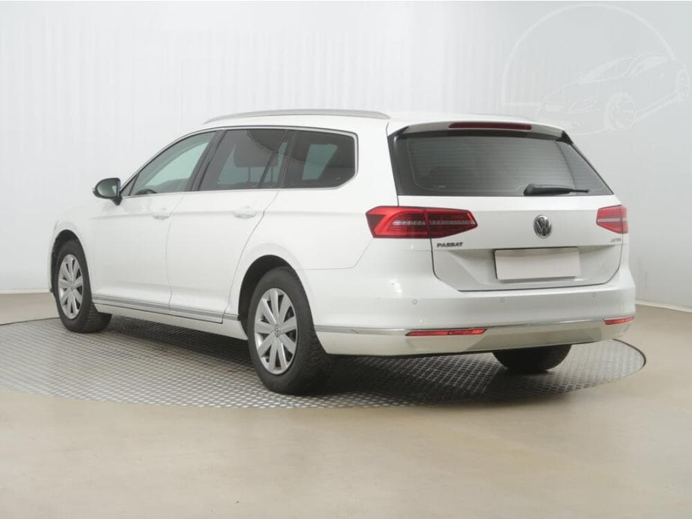 2017 Volkswagen PASSAT - 4