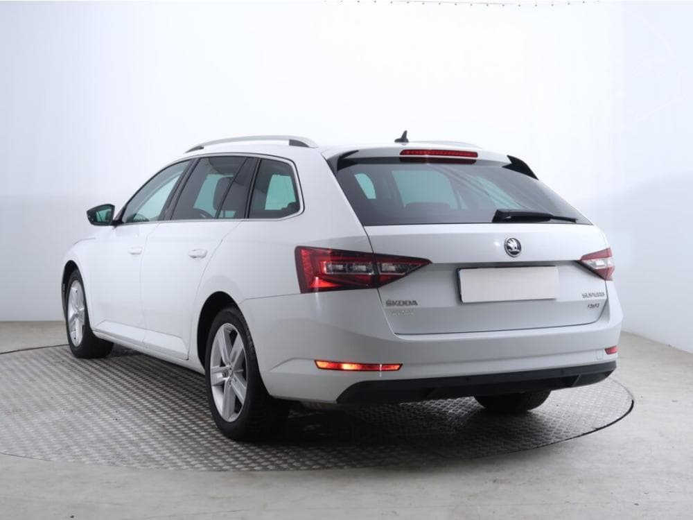2016 Škoda SUPERB - 10