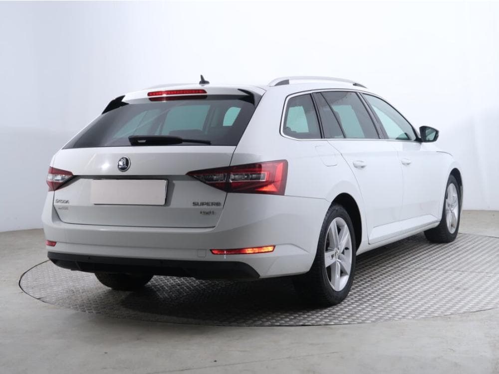 2016 Škoda SUPERB - 13