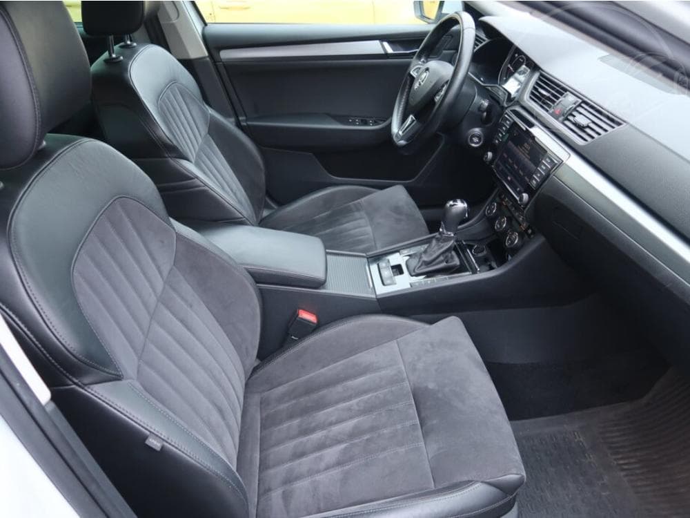 2016 Škoda SUPERB - 25