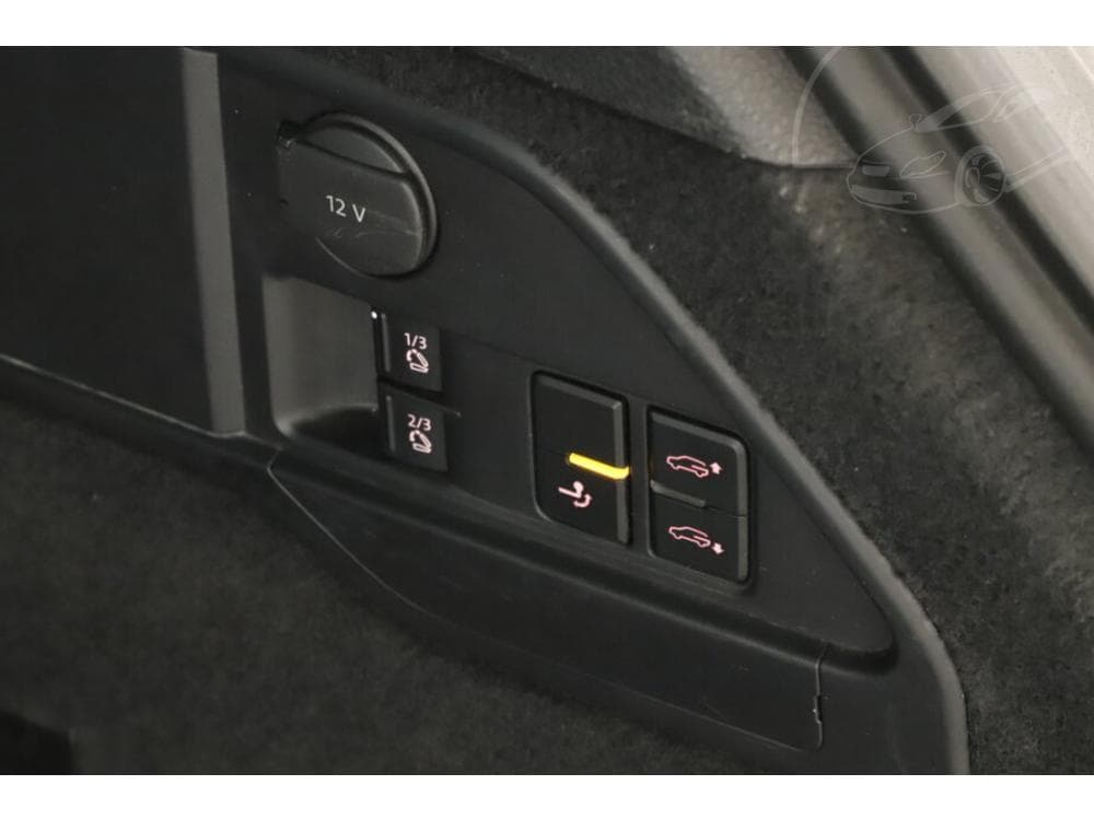 2010 Volkswagen Touareg - 13