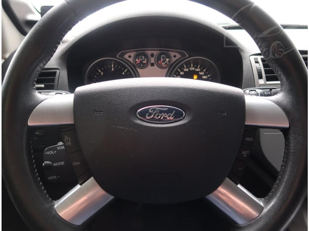 2011 Ford Kuga - 15