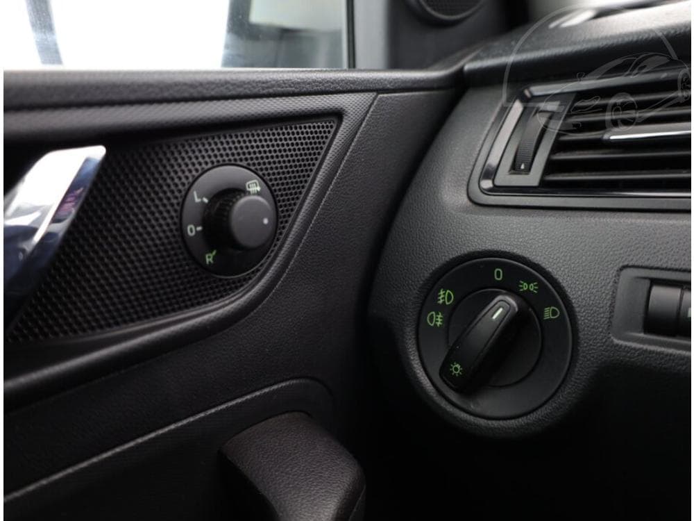 2012 Škoda RAPID - 14