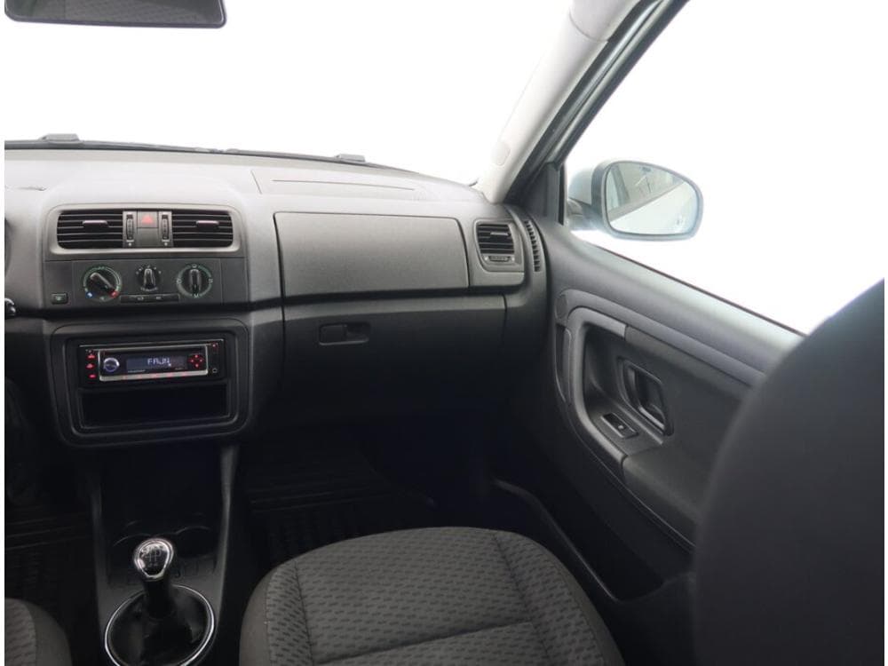 2010 Škoda FABIA - 8