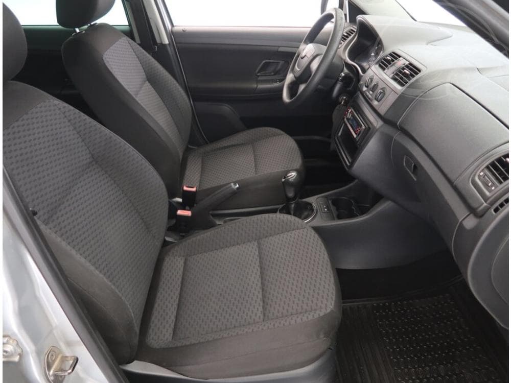 2010 Škoda FABIA - 9