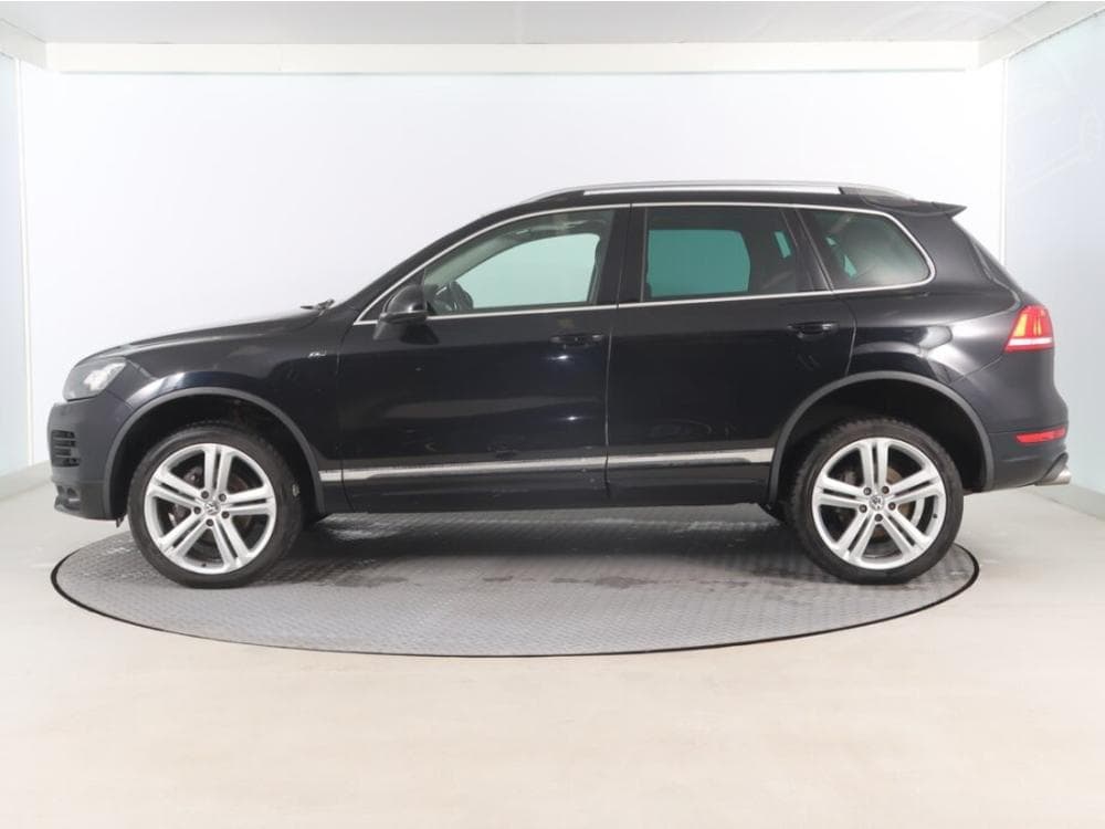 2012 Volkswagen Touareg - 3