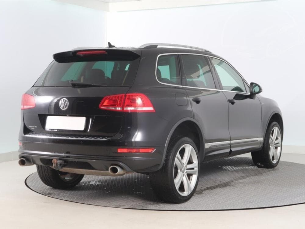 2012 Volkswagen Touareg - 5