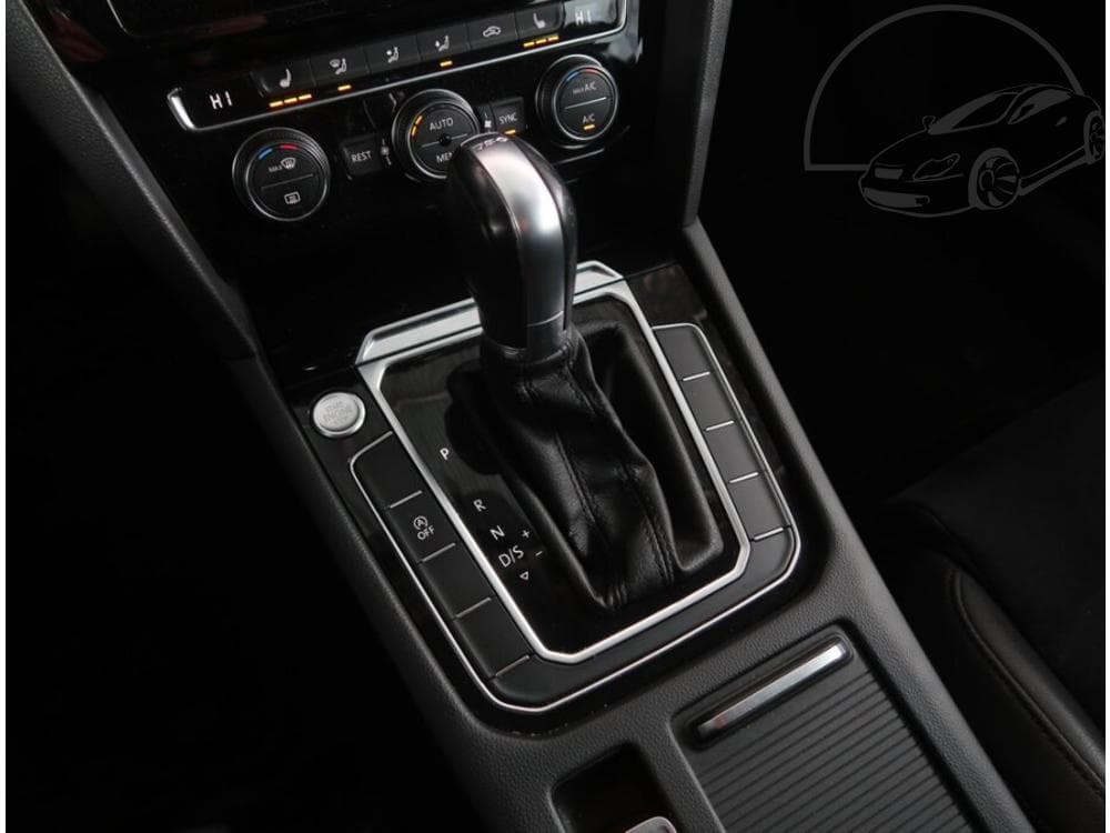2017 Volkswagen PASSAT - 13