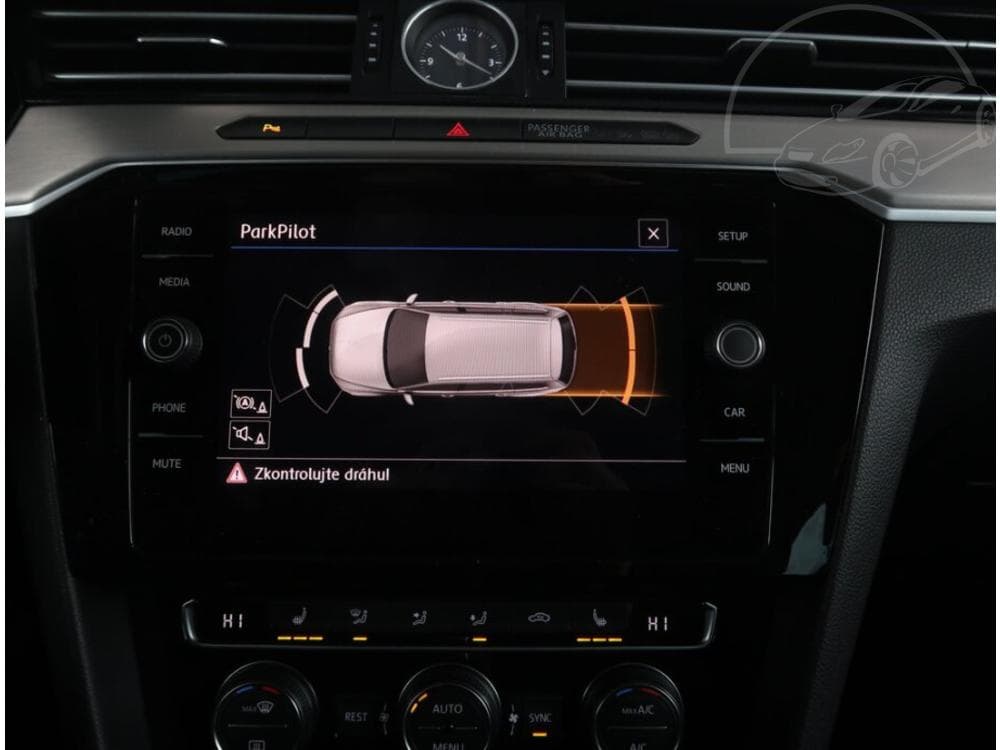 2017 Volkswagen PASSAT - 15