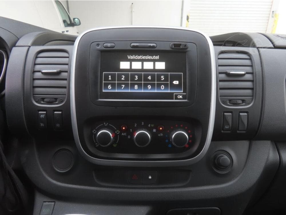 2021 Renault Trafic - 11