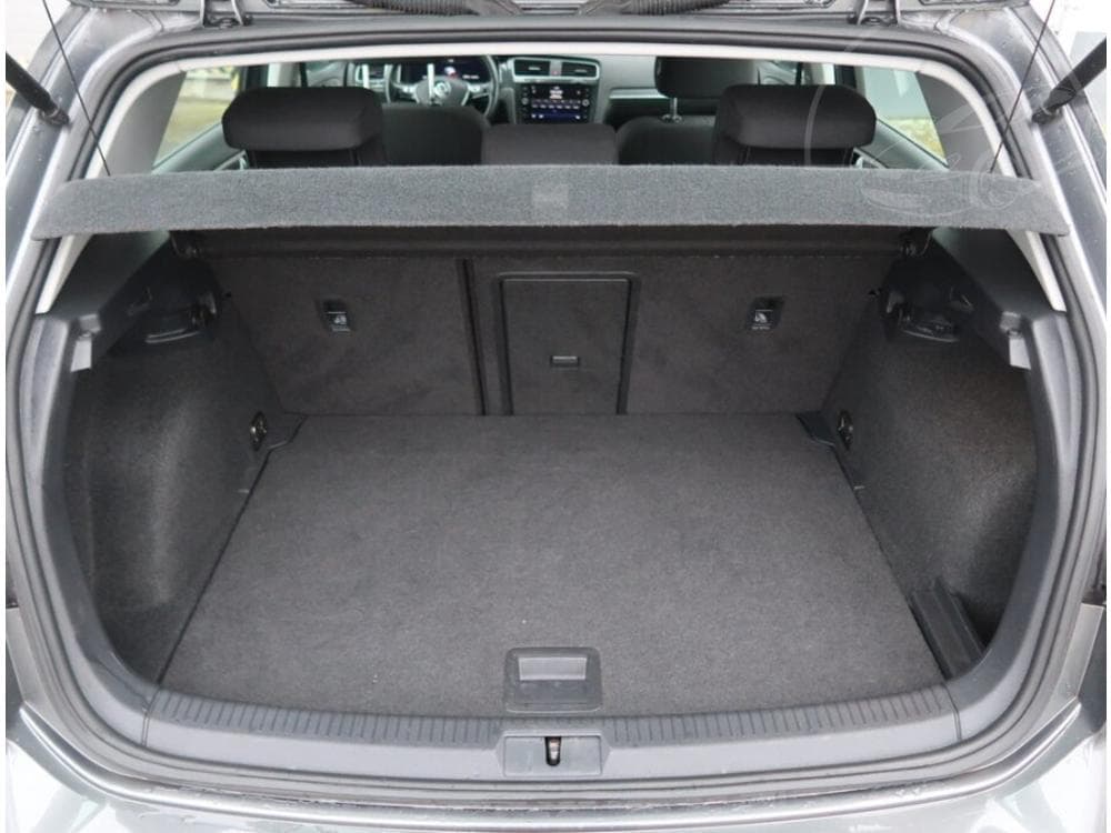 2020 Volkswagen Golf - 14