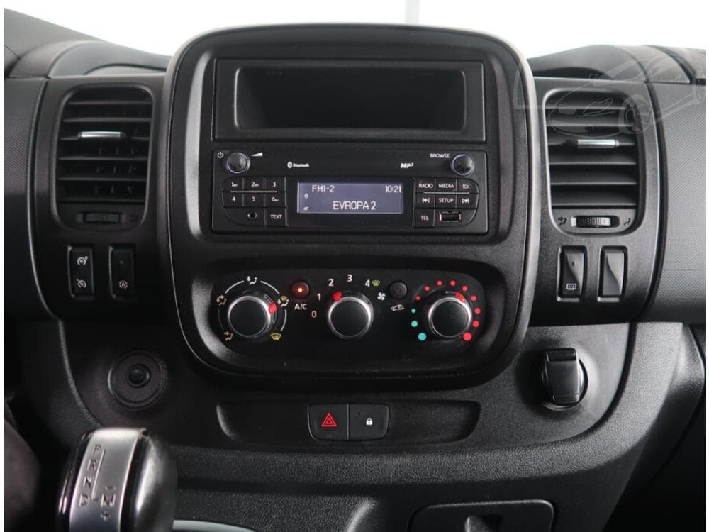 2021 Renault TRAFIC - 21