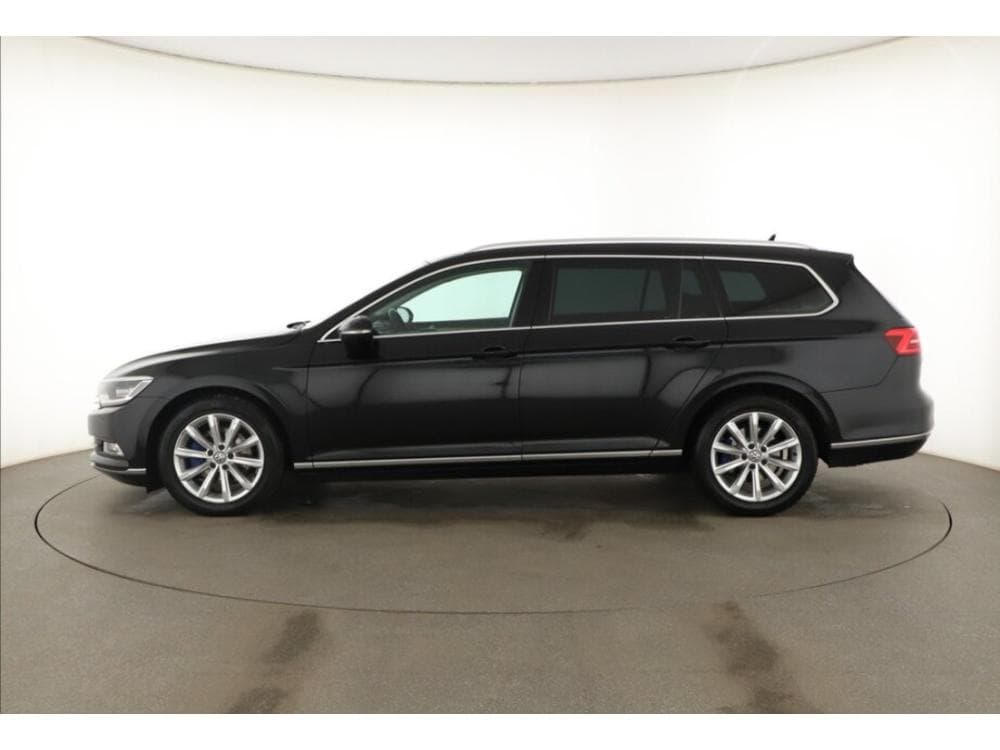 2017 Volkswagen Passat - 3