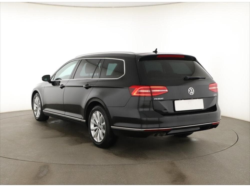 2017 Volkswagen Passat - 4