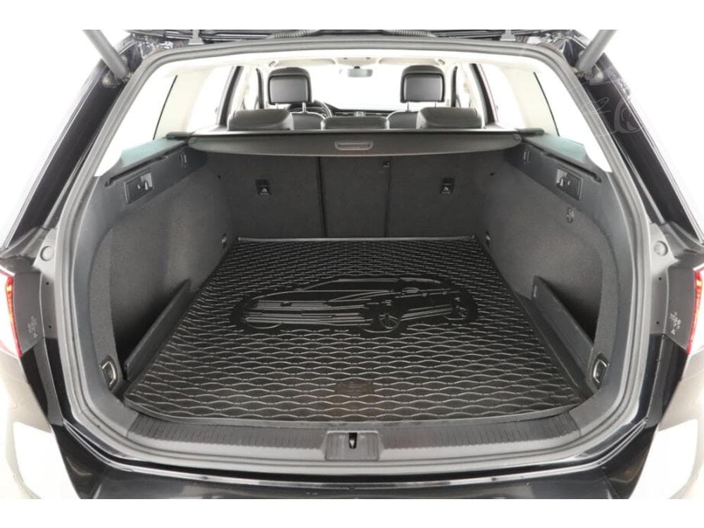 2017 Volkswagen Passat - 11