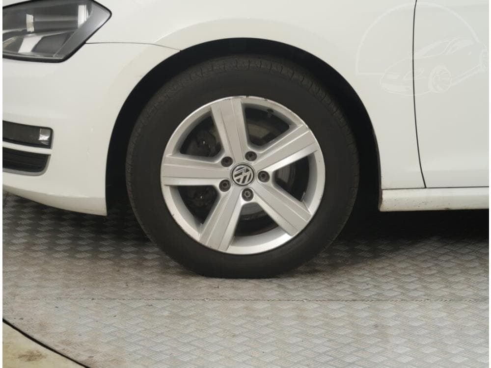 2013 Volkswagen GOLF - 11